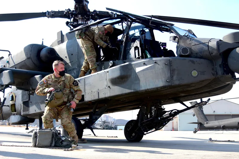 Polonia, centru de asistență pentru elicopterele Apache. AH-64E, pregătite de luptă pe Flancul estic NATO - Foto: Profimedia Images (imagine cu  rol ilustrativ)