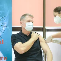 Brațele lui Klaus Iohannis arată ca și cum ar fi lucrate serios la sală Foto: captură video presindency.ro