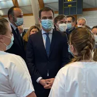 Tinerele din Franţa nu vor mai plăti procedurile medicale legate de controlul naşterilor/FOTO: Olivier Véran