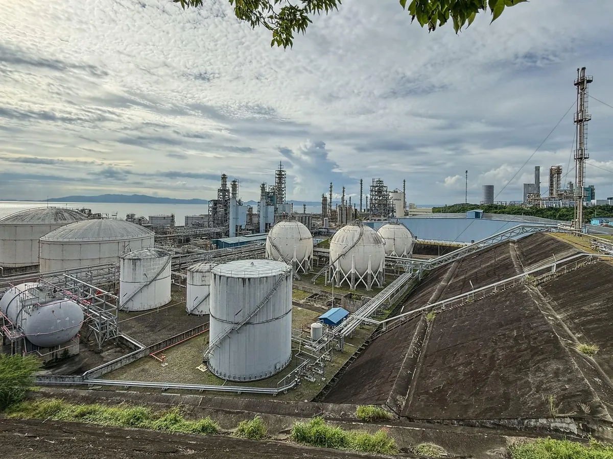 Instalație de carburanția - Foto: Profimedia Images (rol ilustrativ)