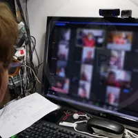 Orele de curs în timpul școlii online/FOTO: oradetulcea.ro