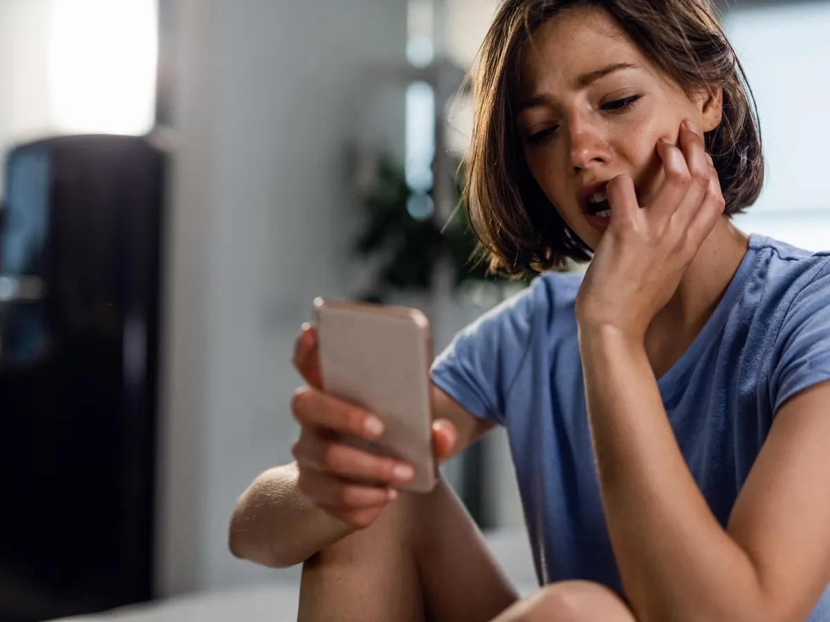 După ce a murit, nepoata scrie bunicii un mesaj: Mi-e dor de tine. Ce răspuns șocant a primit despre pensie?