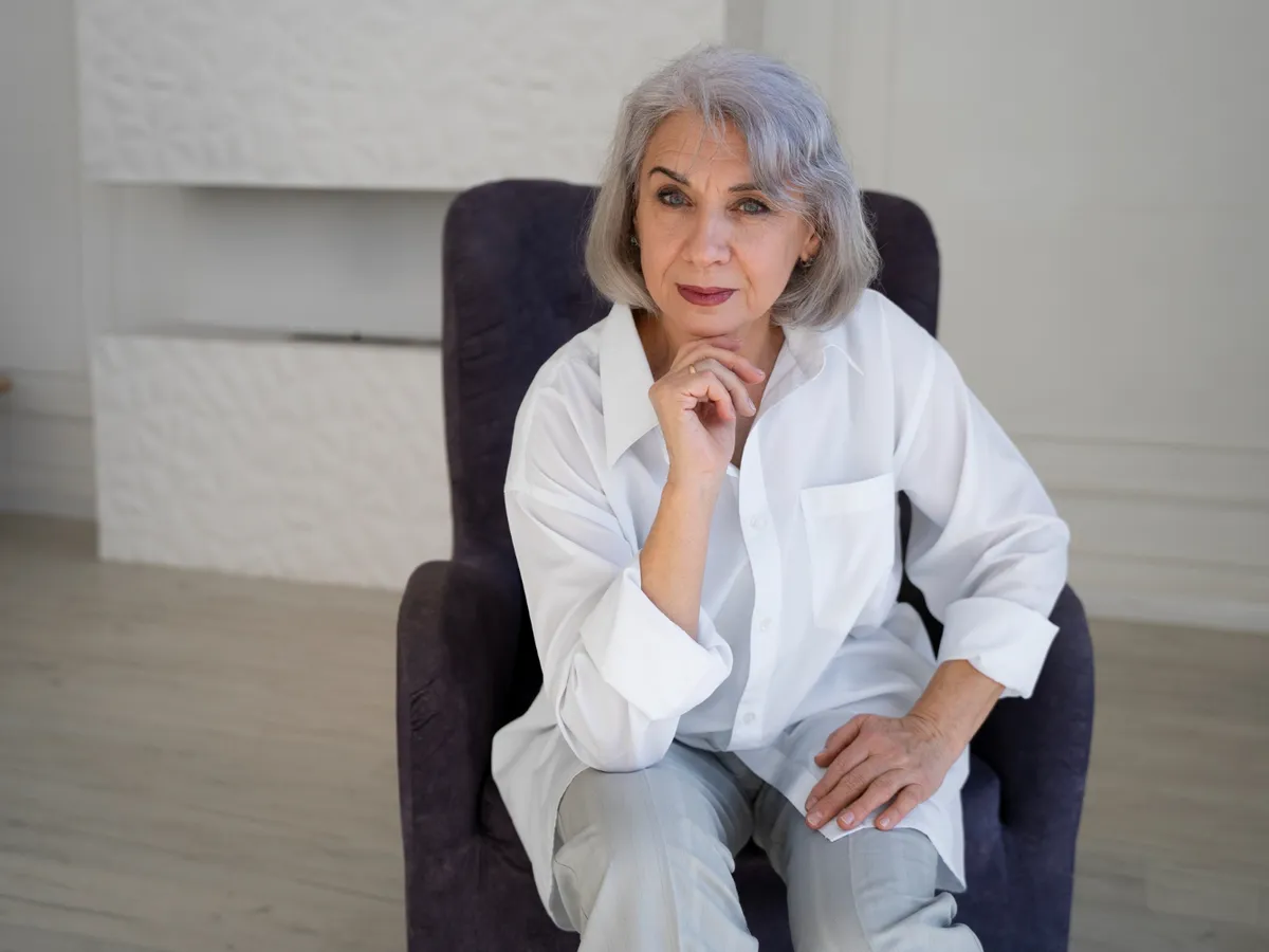 Pensionar la pensie în casă - Foto: Freepik