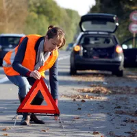 Vesta reflectorizantă, obligatorie sau opțională - Foto: Profimedia images
