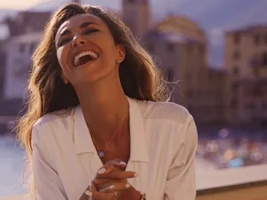 În ziua în care a împlinit 38 de ani, Mădălina Ghenea a renunțat la haine și a publicat imaginile pe internet