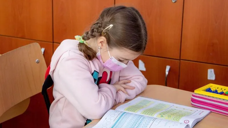 Elevii din sate, în online. La o rată de infectare de 6 ori mai mare, în Capitală mergi la școală / Inquam Photo