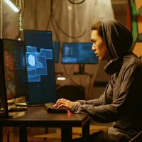 Hackerii fură date și conturi bancare fără să te prinzi - Foto: Freepik (rol ilustrativ)