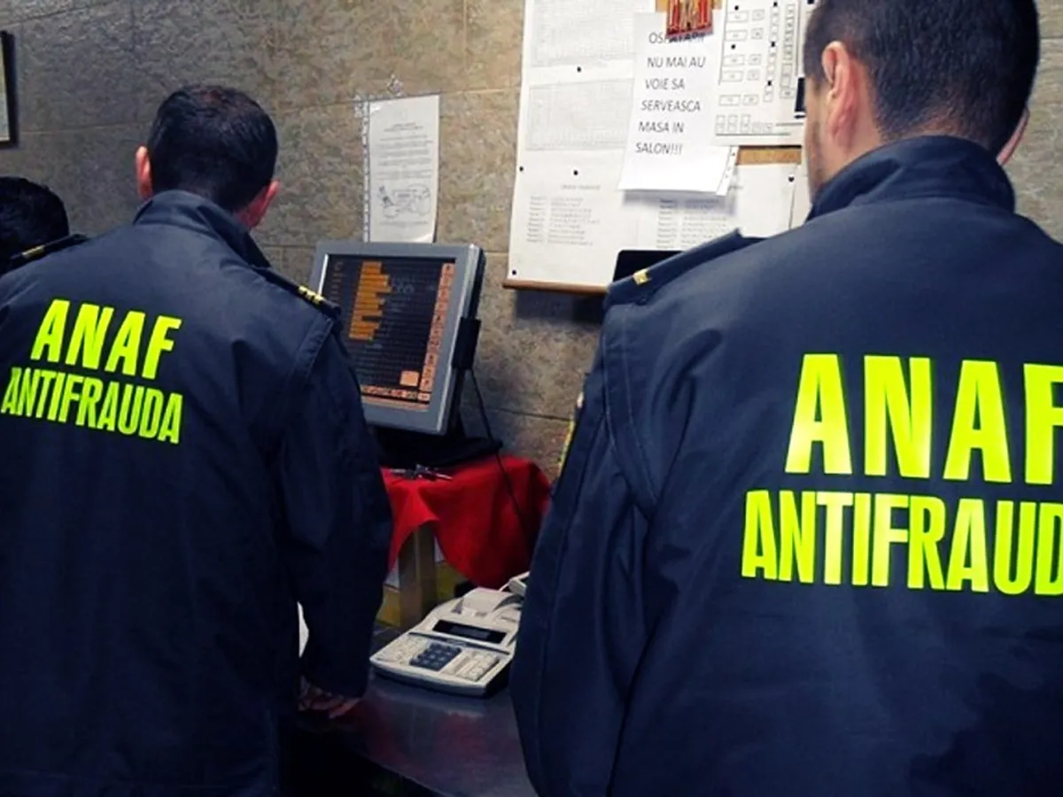 Inspectori ANAF în controale la comercianți - Foto: Arhiva personala