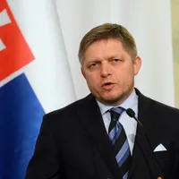 Robert Fico, reținut înaintea demonstrației contra restricțiilor impuse de guvernul de la Bratislava. FOTO: Facebook