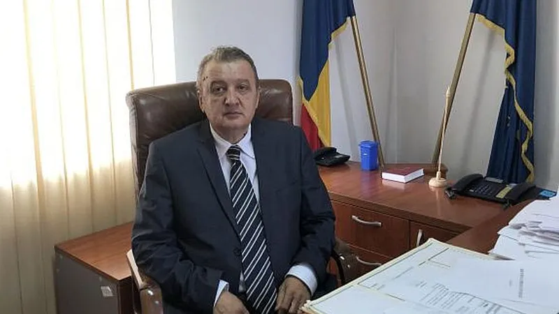 Şeful autorităţii comunitare a câştigat 42.000 de euro. Ministrul vrea să-i taie leafa - Foto: anrsc.ro