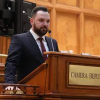 Vlad-Popescu Piedone jonglează cu bunurile/ FOTO: Facebook