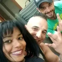 Îngerul Dulce a venit la întâlnire cu iubitul ei și cu încă un prieten Foto: EL Periodico de Aragon