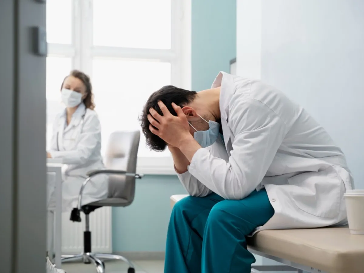 Medic trist - Foto: Freepik (rol ilustrativ)