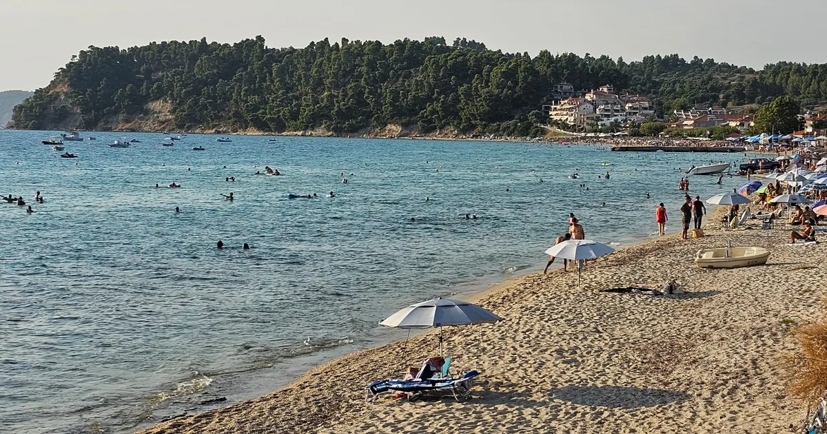 VIDEO Vacanță în Grecia: cât costă drumul, masa și cazarea. Cum sunt prețurile față de anul trecut