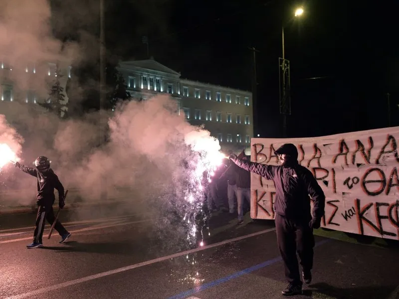 Protest în Atena, în faţa Parlamentului Grec, provocat de criză, în anul 2014 - Foto: Profimedia Images