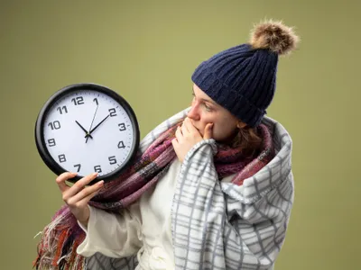 Când trecem la ora de iarnă și de ce se întâmplă mai devreme decât în alți ani? Dormim mai mult - Foto: Freepik