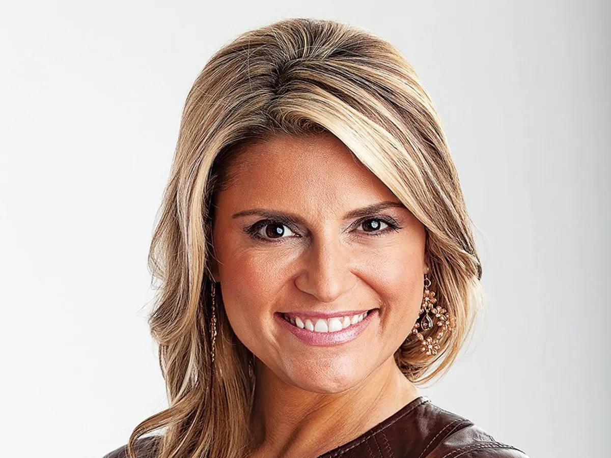 Autorul Angela C. Santomero