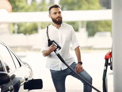 AUR propune reducerea TVA la carburanți și anunță depunerea unei inițiative legislative în Parlament - Foto: Freepik (Imagine cu rol ilustrativ)