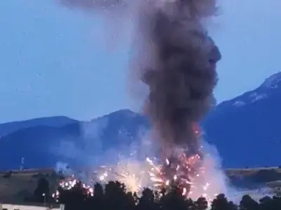 Victimele incendiului de la depozitul de artificii din Zărneşti nu aveau contracte de muncă. / Foto: digi24.ro