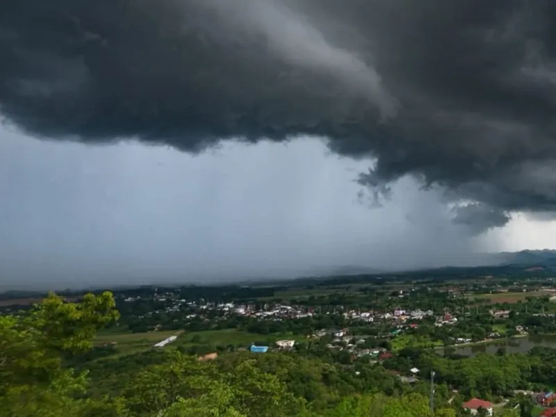 METEO Cod roșu și portocaliu de ploi torențiale - Foto: Profimedia images