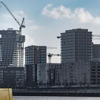 Şoc pe piaţa imobiliară. De ce a fost ridicat de procurori un magnat, din vila sa? - Foto: Profimedia Images