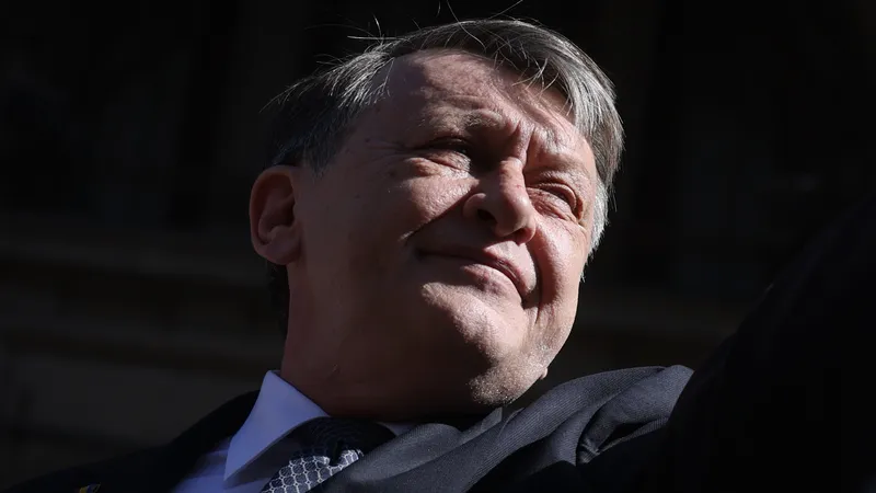Politică fără păpușari: Crin Antonescu refuză pensia specială și promite resetarea sistemului - FOTO: Inquam (imagine cu rol ilustrativ)