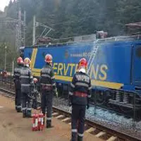 O locomotivă a luat foc în Sinaia. 120 de călători au fost evacuați de urgență Foto: Facebook/ISU Prahova