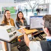 Aglomerație în avion - FOTO: stuttgart-airport