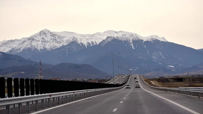 Visata autostradă Ploiești - Brașov e gata, pe hârtie: 112,7 km, 13 tuneluri. Vom circula în 2035? - Foto: INQUAM PHOTOS/ Alex Nicodim - Imagine cu rol ilustrativ