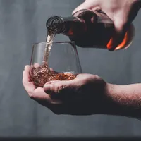 Românii beau mai multe băuturi alcoolice tari - Foto: Pixabay (cu rol ilustrativ)
