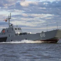 VIDEO Ucraina doboară încă o navă rapidă rusească ce poate transporta 45 de tone de armament / roe.ru