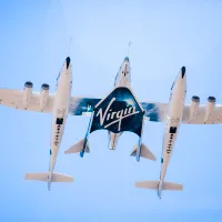 Fondatorul companiei Virgin Galactic, primul turist spaţial. Foto: The Verge
