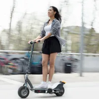 Un deputat PNL cere limitarea vitezei pentru trotinete la 15 km/h. Săptămâna viitoare se dezbate - FOTO: Profimedia