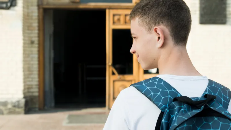 Evaluare Națională 2025. Astăzi are loc proba la Limba română. Peste 159.000 elevi dau examenul - Foto: Freepik (Imagine cu rol ilustrativ)