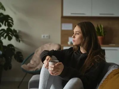 Sunt mai fericite persoanele singure sau cuplurile căsătorite? Răspunsul psihologilor depre singurătate - Foto: Freepik (Imagine cu rol ilustrativ)