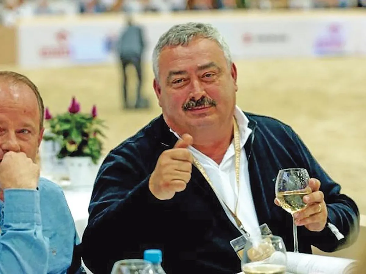 Președintele ANSVSA, Geronimo Brănescu (stânga), și Sorin Paul Stănescu se simt foarte bine împreună, inclusiv la șprițuri