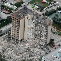 O clădire de 12 etaje, prăbușită în Florida/Foto: AP