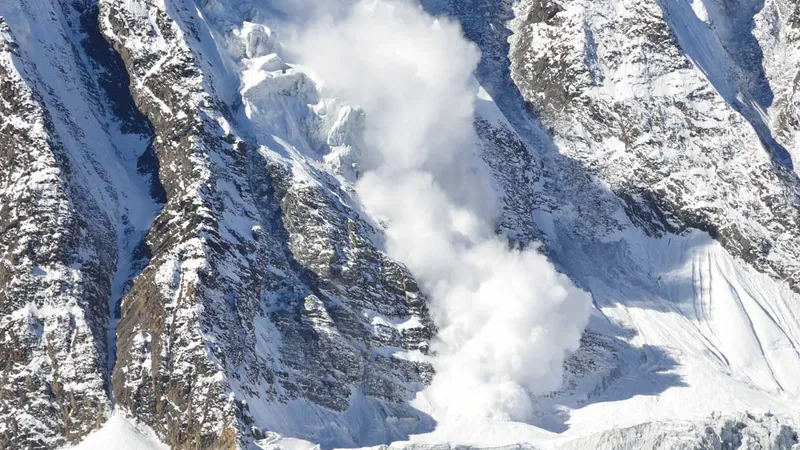 Avalanșă/ UIAA
