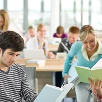 400.000 de elevi primesc bani de la stat în fiecare an școlar. În ce condițiile și care e suma Foto: Profimedia Images (fotografie cu caracter ilustrativ)