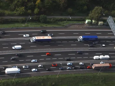 Camioane pe o autostradă din Italia - Foto: Profimedia Images (Imagine cu rol ilustrativ)
