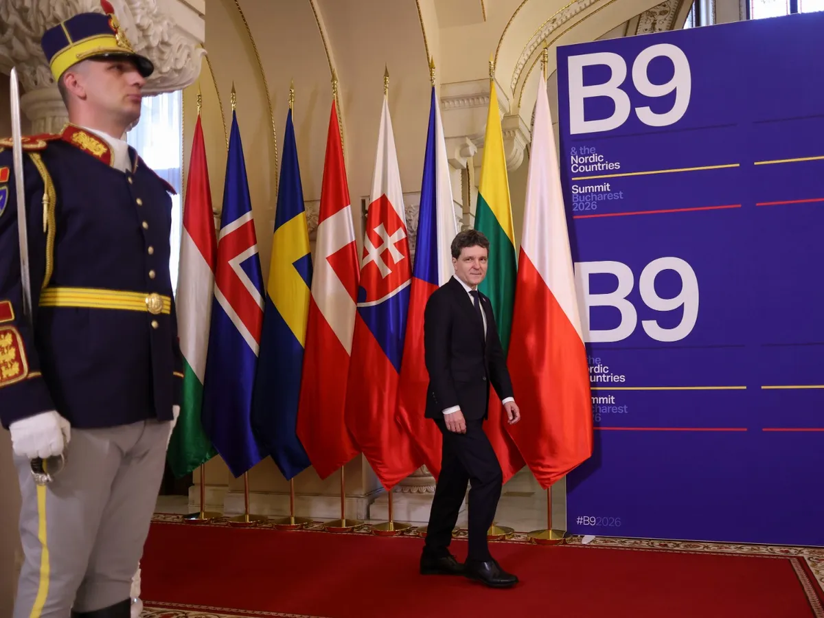 b9