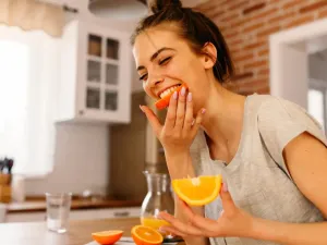 Fructul ce te ajută să spui adio tristeții. Este plin de vitamina C care îți îmbunătățește starea  - Foto: Istock / imagine cu rol ilustrativ