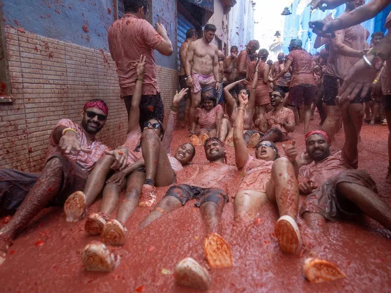 20.000 de oameni, prezenți la Tomatina, cea mai mare bătaie cu roșii din lume