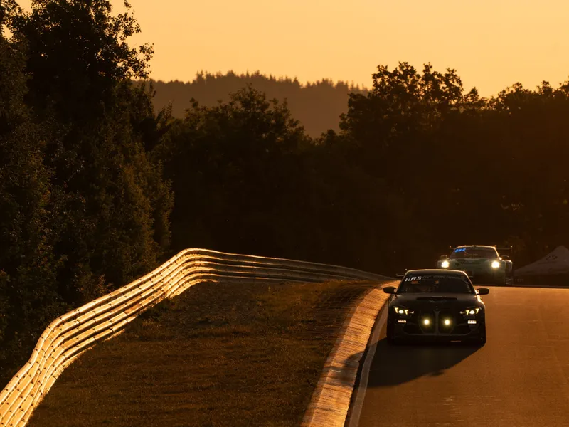 Interviu cu primul pilot român care a câștigat o cursă de GT4 pe Nurburgring. „Raliu pe asfalt” - Foto: BMW