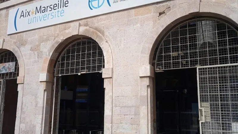 Campusul Facultăţii de Economie şi Management din Marsilia, închis din cauza traficului de droguri - Foto: Facebook
