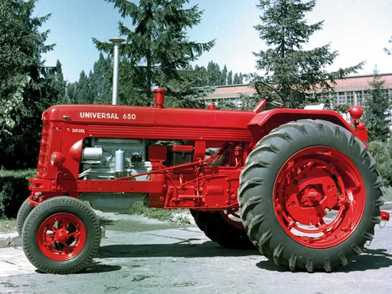 Tractorul românesc U650, medaliat cu aur, acum 60 de ani, în Germania. Era sub licență Fiat - Foto: automobileromanesti.ro