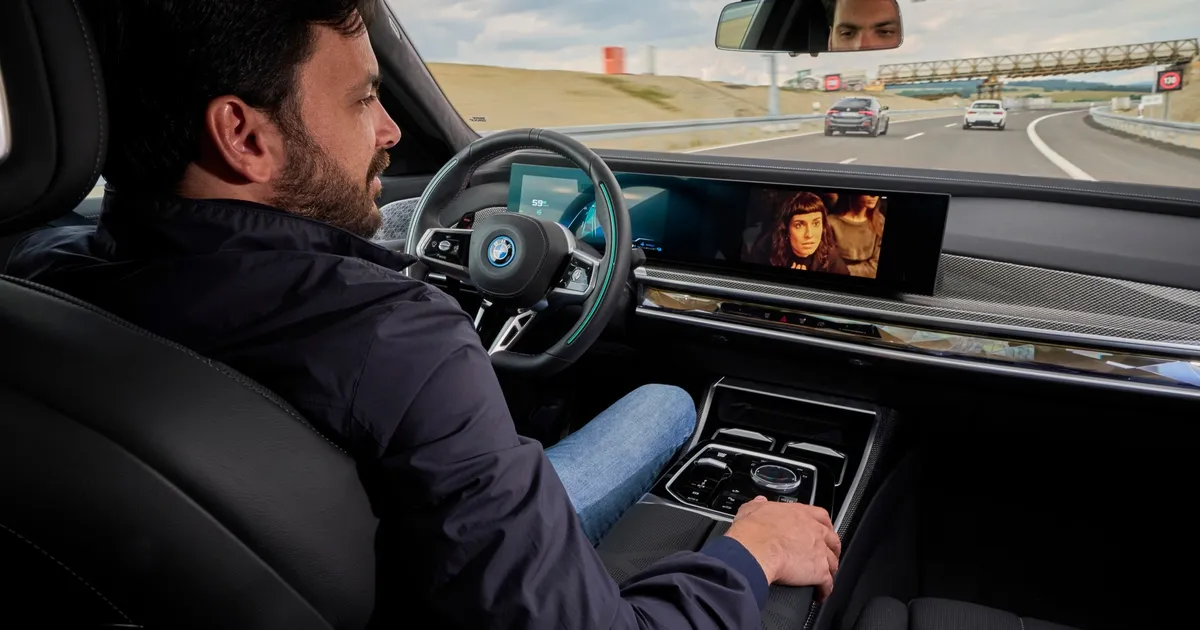 VIDEO Un nou pas către condusul autonom. Care e prima mașină care ...
