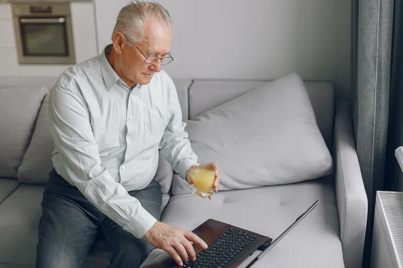 Pensionar - Foto: Magnific (Imagine cu rol ilustrativ)