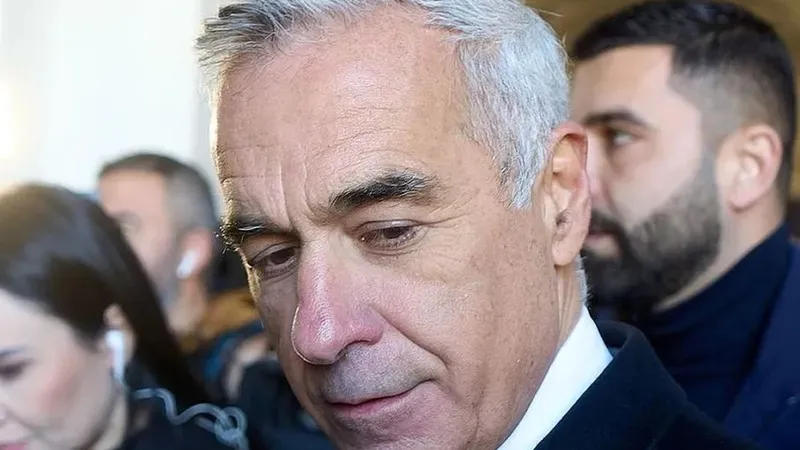 Cum pune Călin Georgescu pensia românilor în pericol? “Nu vă mai dăm bani să faceți plăți” - Foto: Profimedia Images