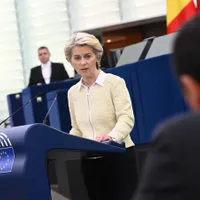 Șefa CE propune interzicerea petrolului rusesc și eliminarea bancii Sberbank din SWIFT/FOTO: Twitter/UrsulavonderLeyen